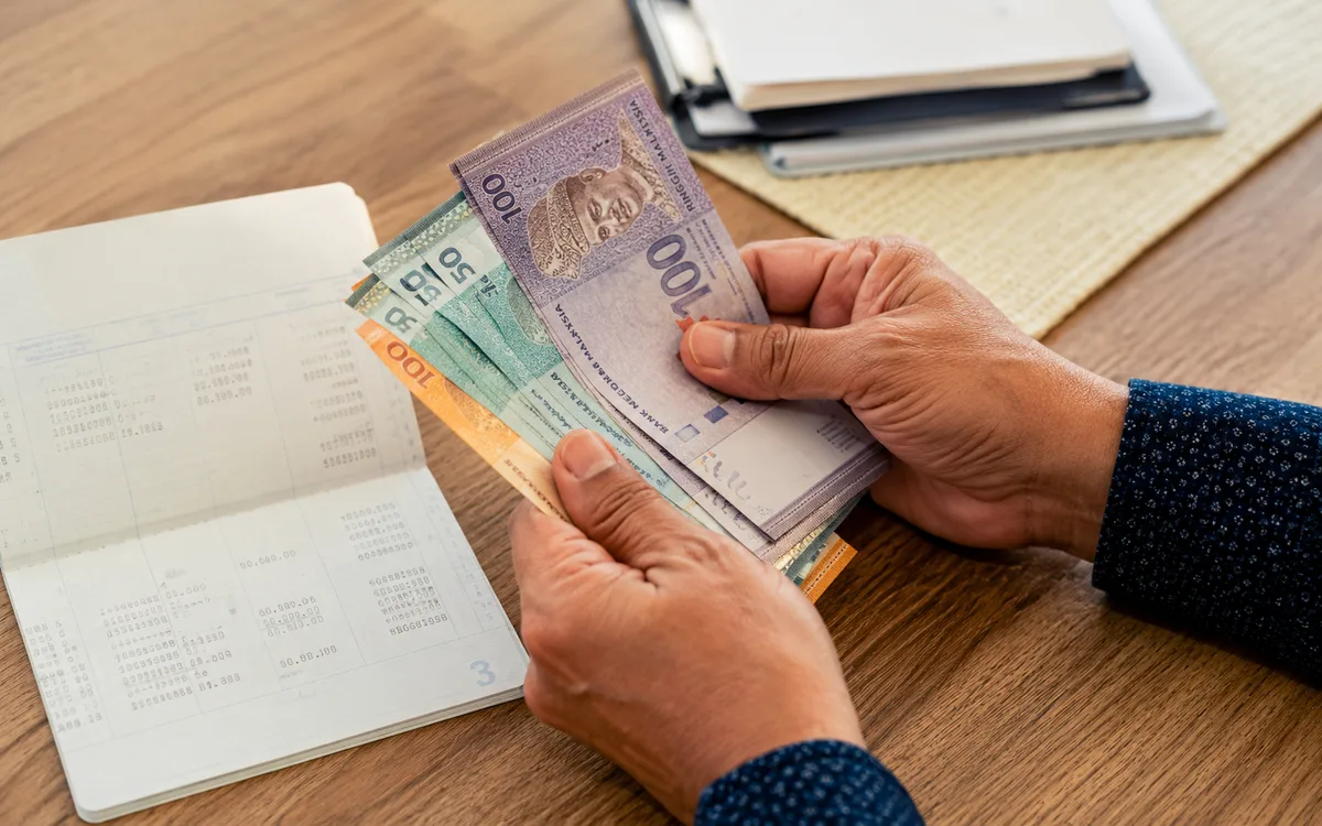 Simpanan KWSP dan wang ringgit Malaysia